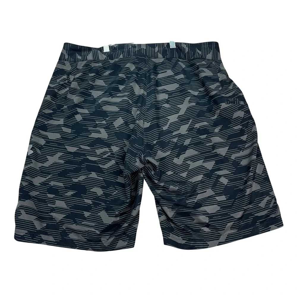 Under Armour Shorts Mens 34 Black Gray Geometric Camo Zipper Pocket HeatGear